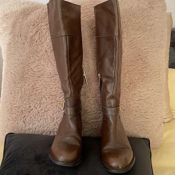 Banana Republic Shoes - Banana Republic womens leather boots 👢